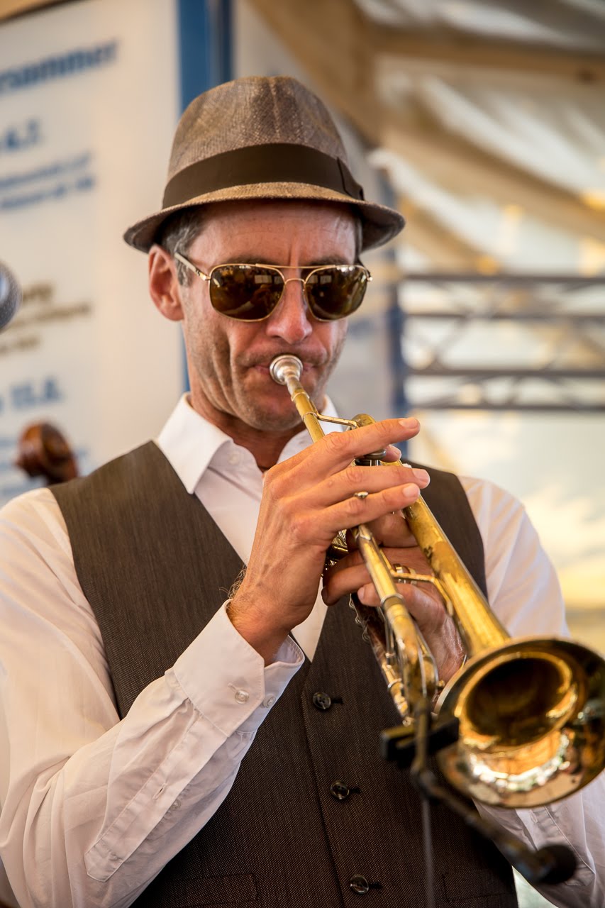 Saxophonist des Jazzbüros live
